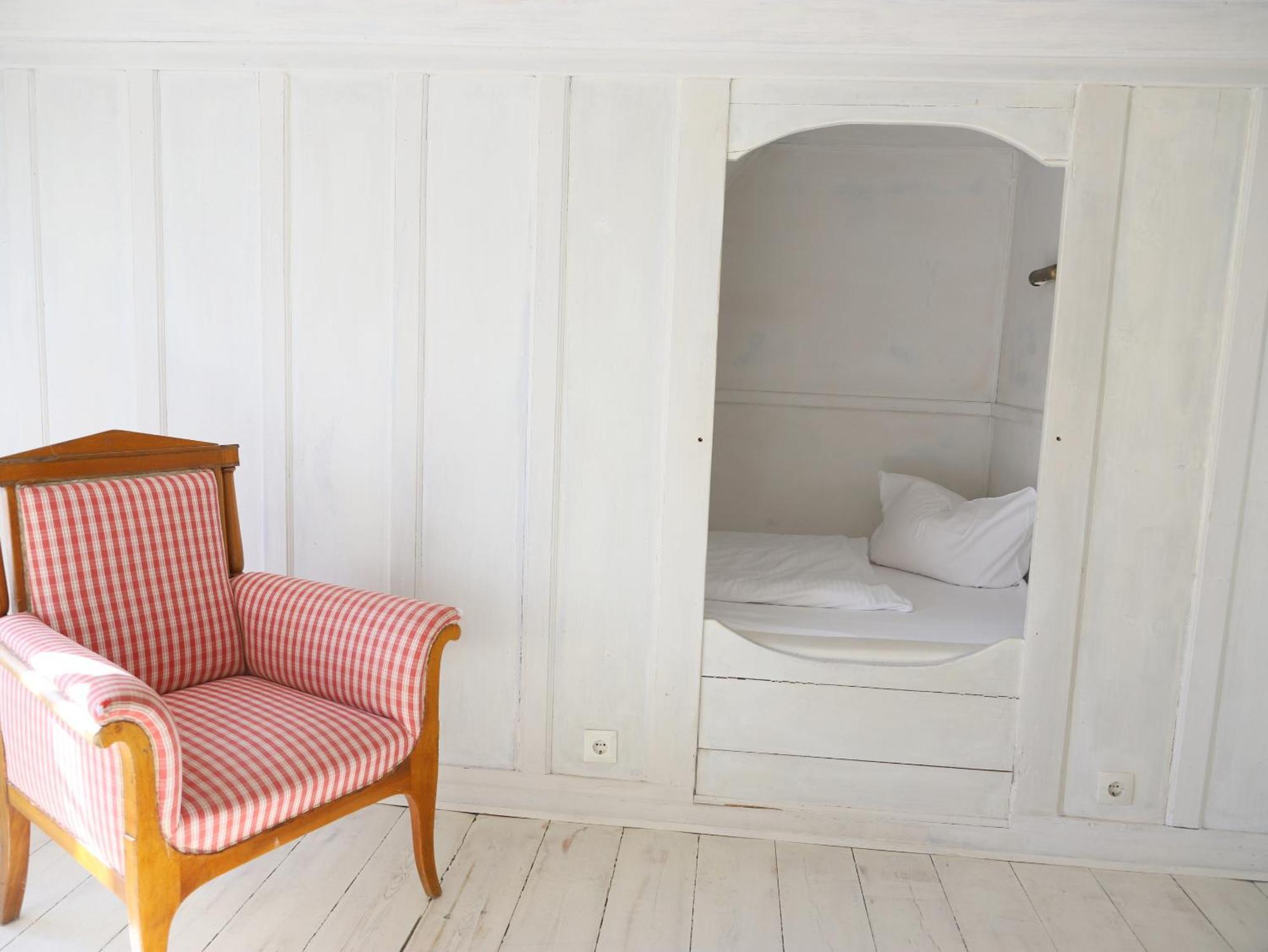 Gemuetliche Friesenhaushaelfte Unter Reet Ueber 3 Etagen Mit Ca. 90 Qm. Holiday home *