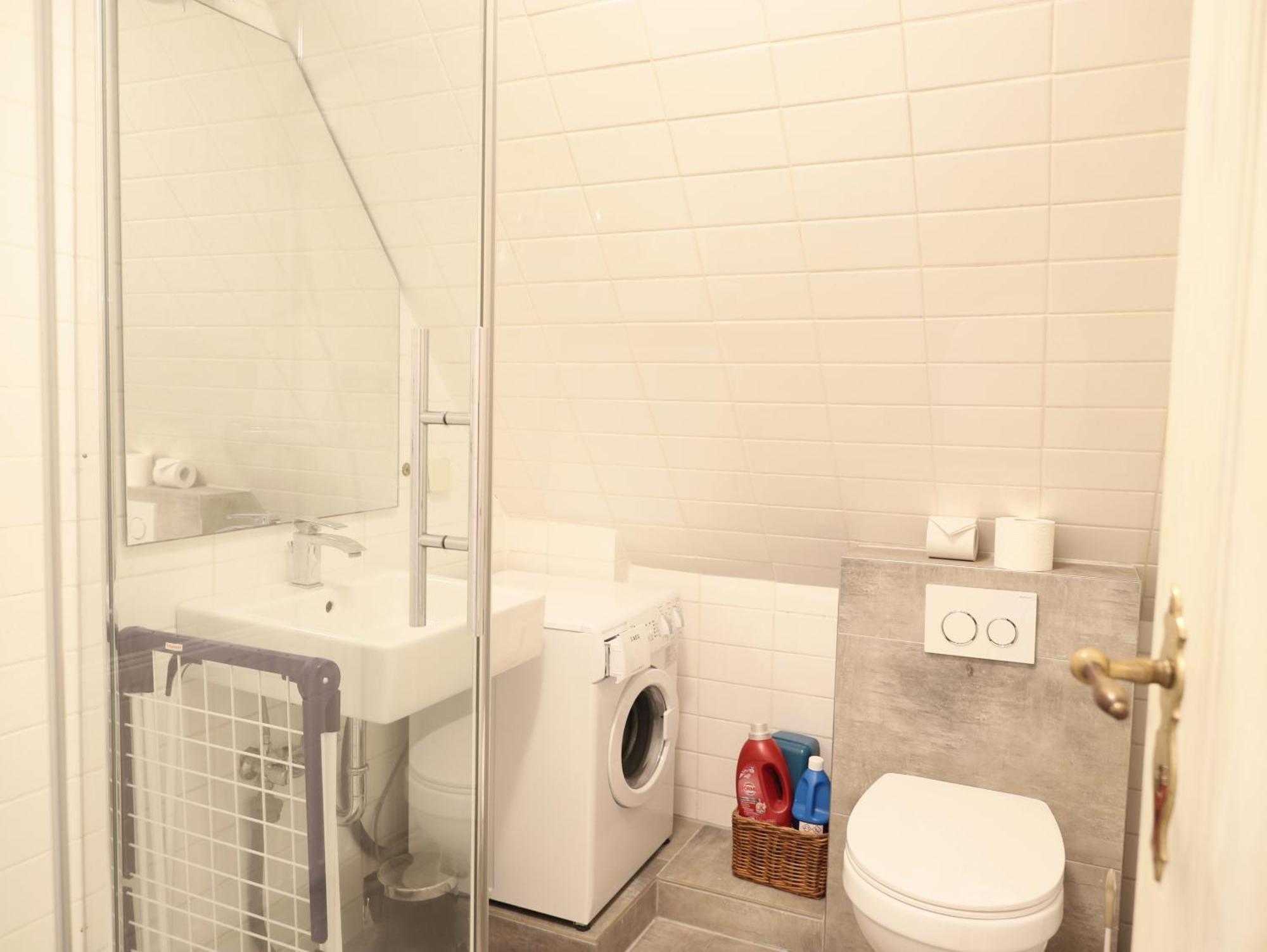 Gemuetliche Friesenhaushaelfte Unter Reet Ueber 3 Etagen Mit Ca. 90 Qm. Holiday home Westerland