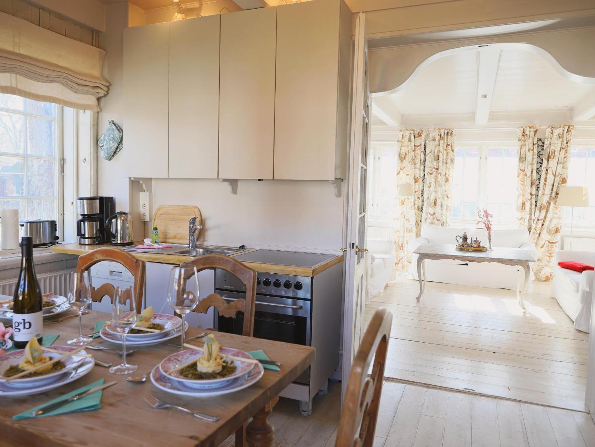 Gemuetliche Friesenhaushaelfte Unter Reet Ueber 3 Etagen Mit Ca. 90 Qm. Holiday home Westerland